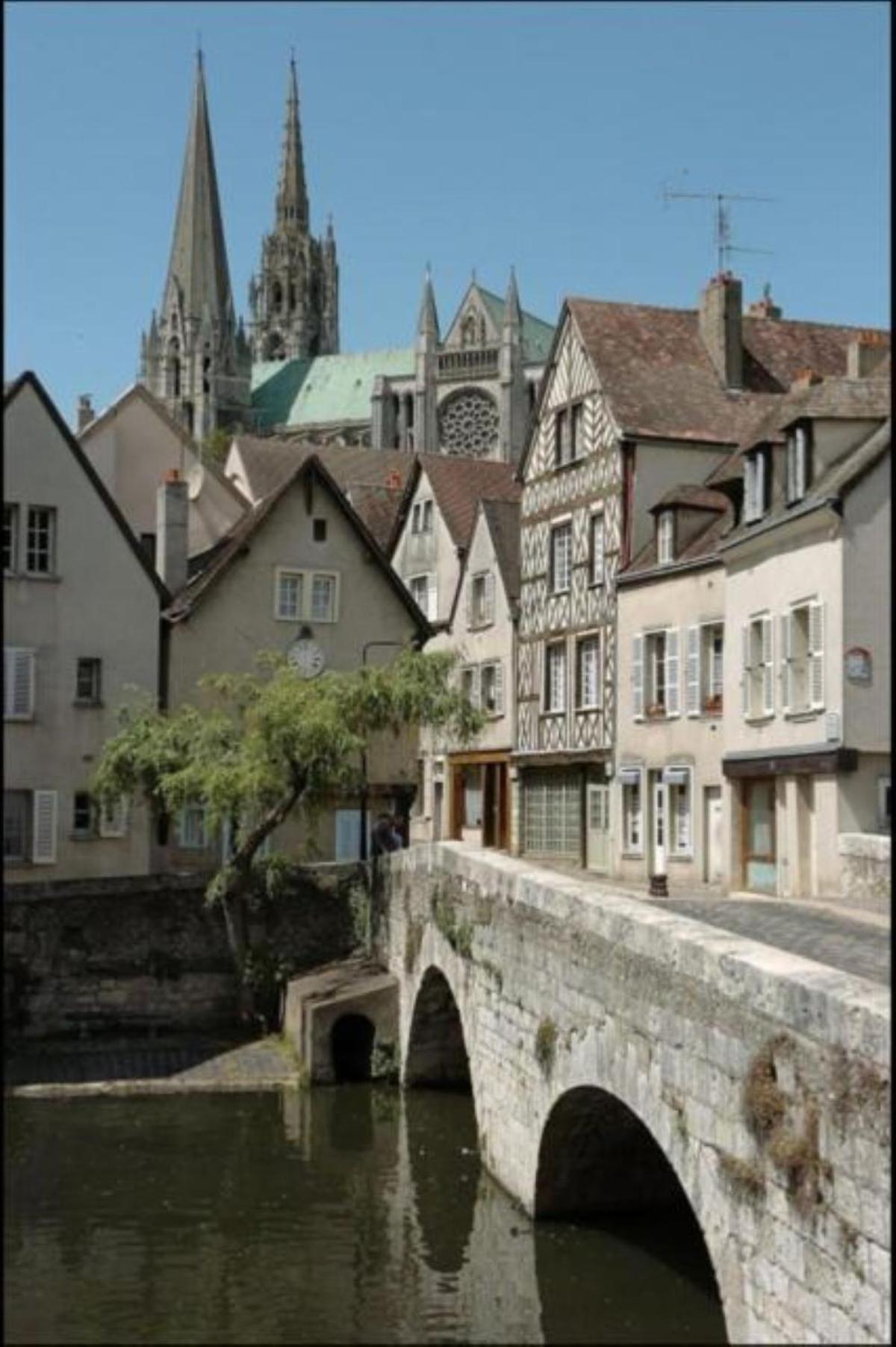 B&B Hotel Chartres Centre Cathedrale 3 Etoiles Eksteriør billede
